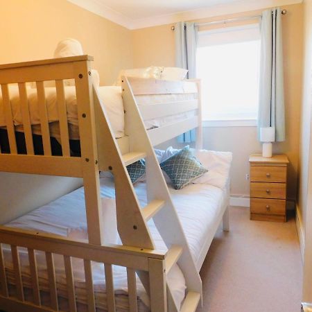Beautiful 3 Bedroom Apt, Mins From Glasgow Airport, M8 & Sec Paisley Eksteriør billede