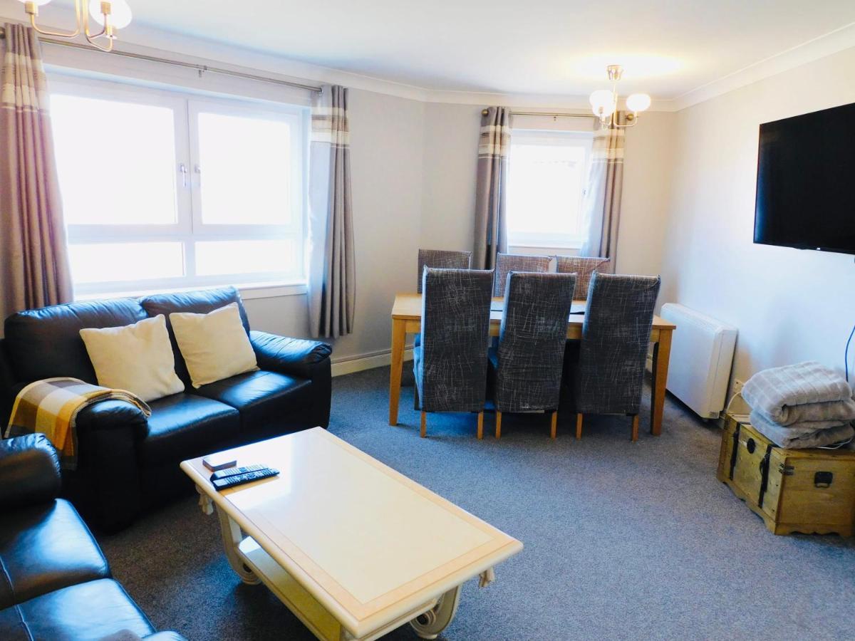 Beautiful 3 Bedroom Apt, Mins From Glasgow Airport, M8 & Sec Paisley Eksteriør billede